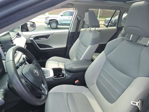 Used 2022 Toyota RAV4 Limited AWD/4WD image 25