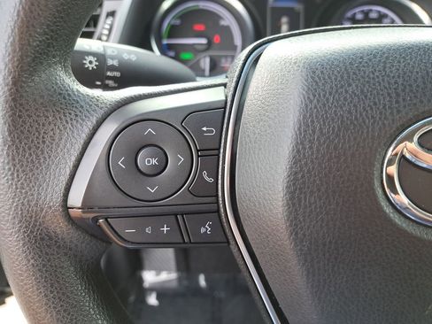 Certified 2019 Toyota Camry LE image 17