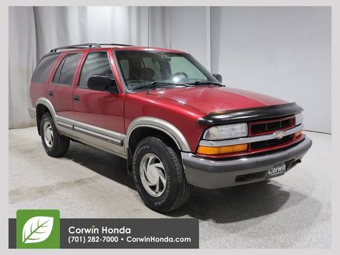 Used 2000 Chevrolet Blazer LT w/ Cold-Climate Pkg AWD/4WD image 1