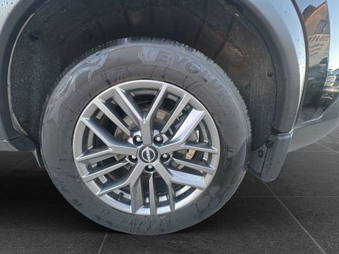 Used 2023 Nissan Rogue S image 26