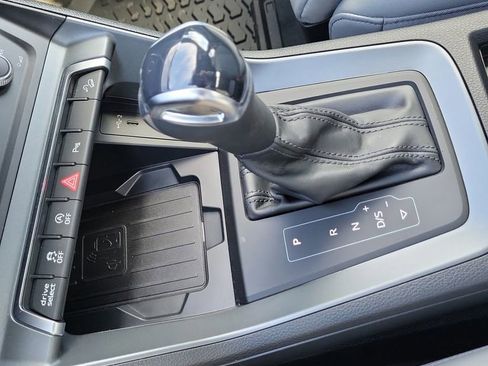Used 2025 Audi Q3 2.0T Premium w/ Convenience Package AWD/4WD image 19