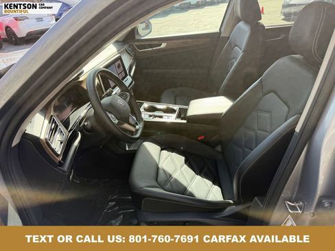Used 2025 Volkswagen Atlas SE AWD/4WD image 30