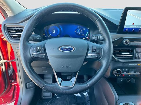 Used 2020 Ford Escape Titanium image 11