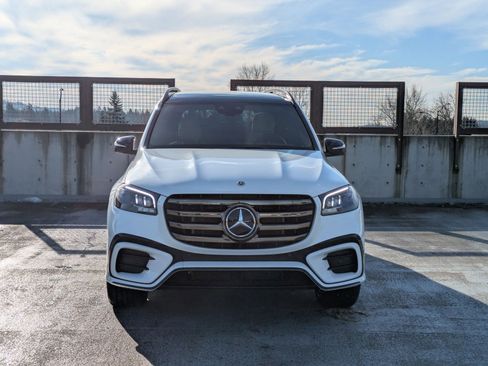 Used 2026 Mercedes-Benz GLS 450 4MATIC image 2