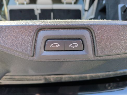 Certified 2024 BMW X7 M60i w/ Executive Package image 49