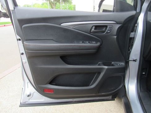 Used 2023 Honda Passport TrailSport image 11