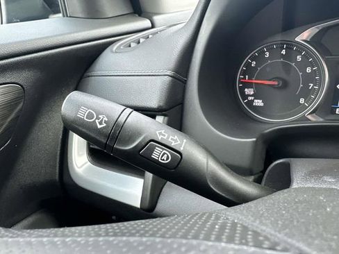 Used 2024 GMC Terrain SLE w/ Driver Convenience Package image 40