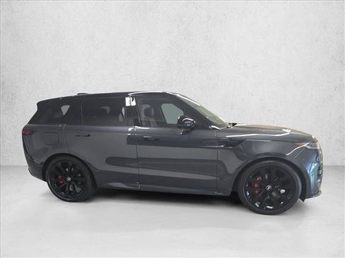 Used 2024 Land Rover Range Rover Sport Dynamic SE AWD/4WD image 4