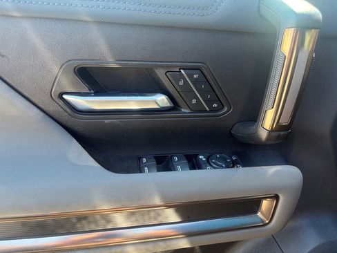Used 2024 GMC Hummer EV 2X AWD/4WD image 21