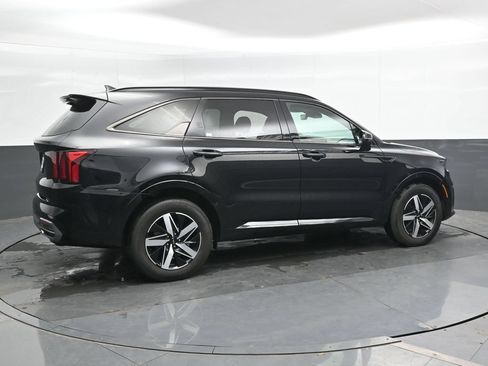 Used 2023 Kia Sorento EX w/ Panoramic Sunroof Package FWD image 3