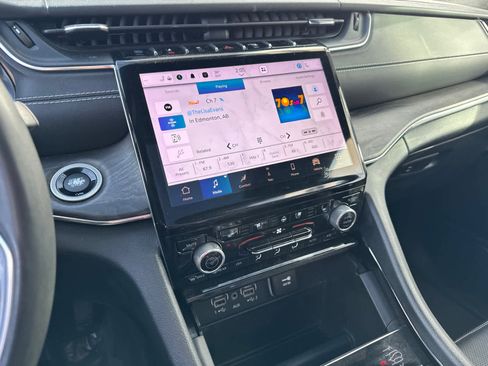 Used 2023 Jeep Grand Cherokee Overland w/ MOPAR Finishing Package image 27