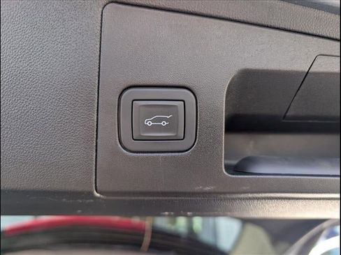 Used 2025 Cadillac XT5 Premium Luxury image 22