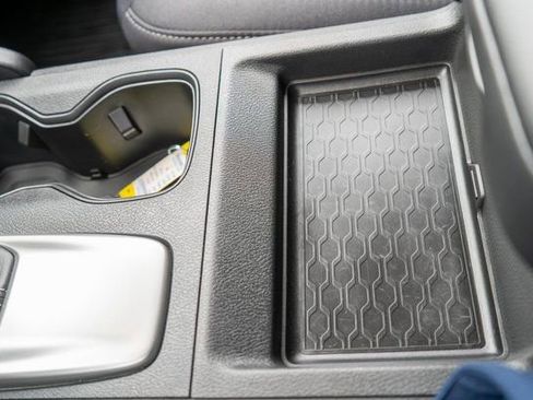 Certified 2025 Nissan Frontier SV image 33