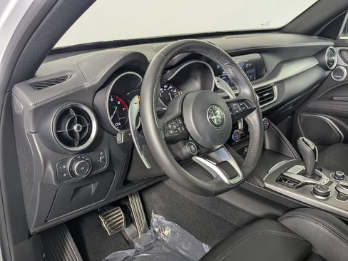 Used 2023 Alfa Romeo Stelvio Veloce AWD/4WD image 12
