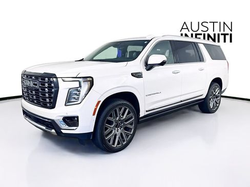 Used 2025 GMC Yukon XL Denali Ultimate w/ LPO, Floor Liner Package AWD/4WD image 3