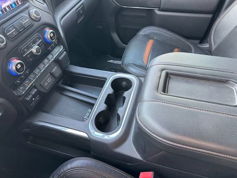 Used 2020 GMC Sierra 1500 AT4 w/ AT4 Premium Package AWD/4WD image 9