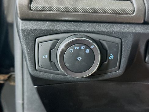 Used 2020 Ford Fusion SE FWD image 17