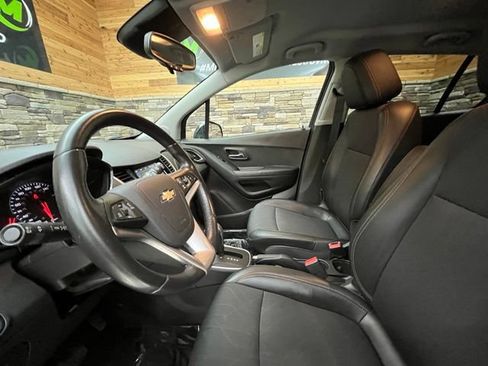 Used 2019 Chevrolet Trax LT w/ Driver Confidence Package AWD/4WD image 13