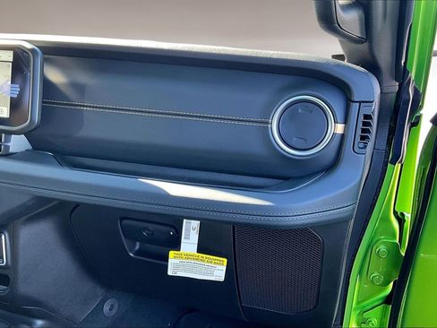 New 2025 Jeep Gladiator Sport image 23