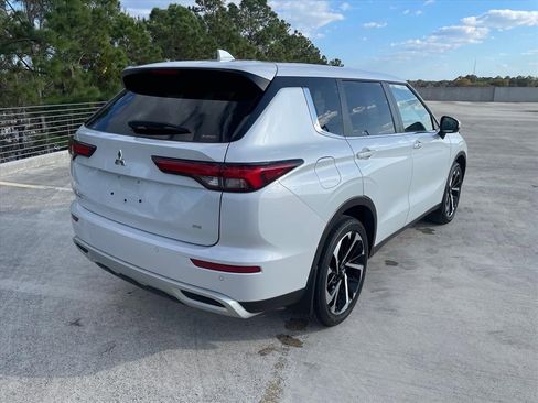 Used 2022 Mitsubishi Outlander SE image 7