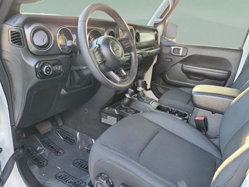Used 2021 Jeep Gladiator Sport AWD/4WD image 15