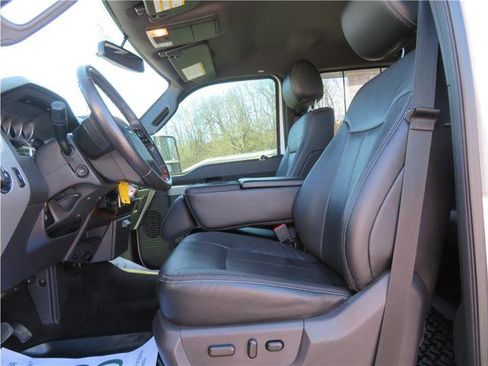 Used 2015 Ford F350 Lariat w/ Lariat Interior Package image 4