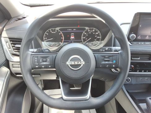 Used 2023 Nissan Rogue SV AWD/4WD image 11