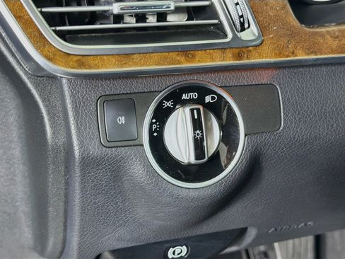 Used 2014 Mercedes-Benz E 350 4MATIC Sedan image 17