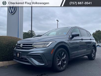 Used 2022 Volkswagen Tiguan SE w/ Panoramic Sunroof Package
