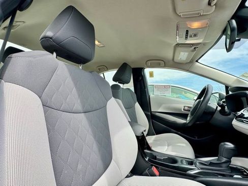 Used 2022 Toyota Corolla LE image 10