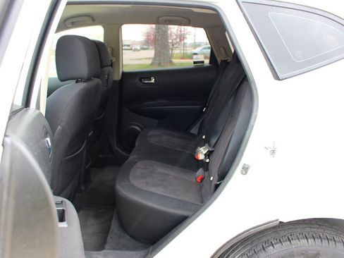 Used 2011 Nissan Rogue S image 25