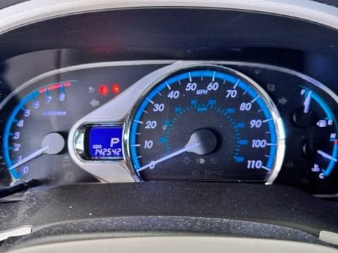 Used 2011 Toyota Sienna XLE w/ Entertainment Pkg FWD image 10