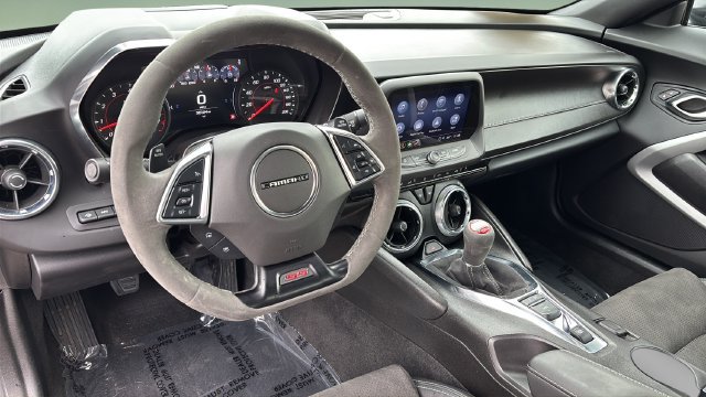 Used 2021 Chevrolet Camaro SS RWD image 8
