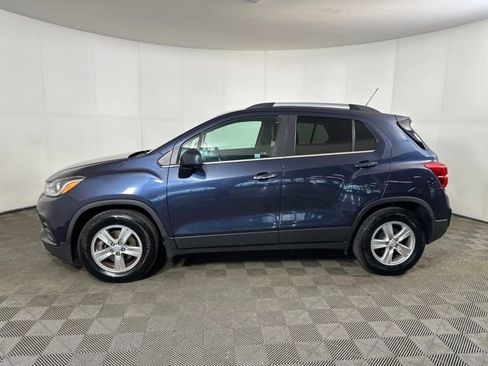 Used 2018 Chevrolet Trax LT w/ LT Convenience Package image 11