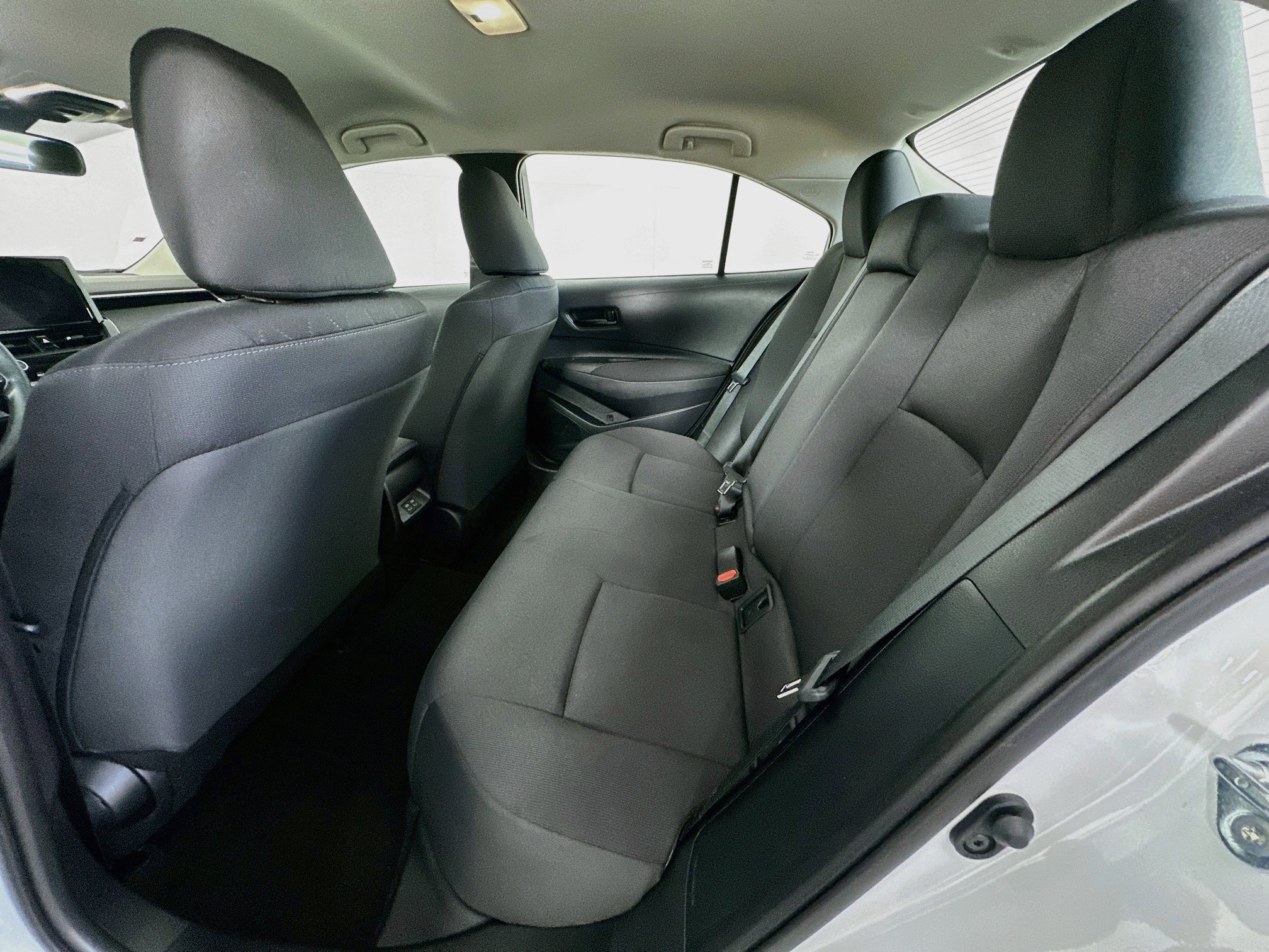 Used 2026 Toyota Corolla LE FWD image 27