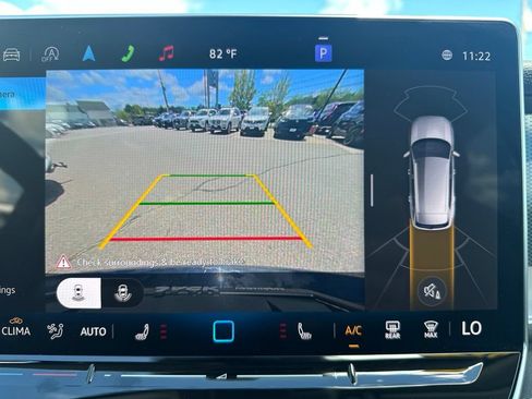 Used 2025 Volkswagen Tiguan SE AWD/4WD image 25