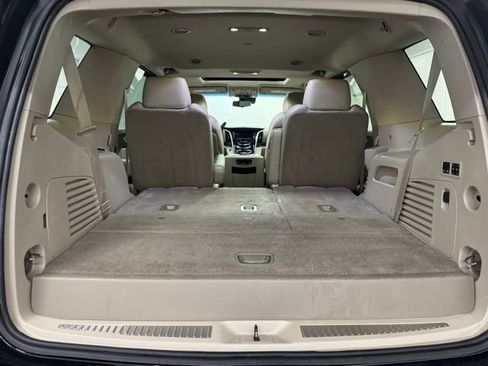 Used 2020 Cadillac Escalade Luxury image 35