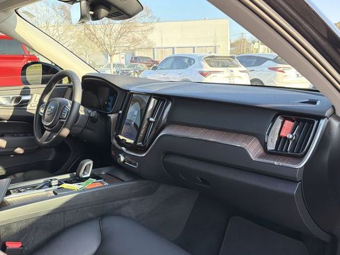 Used 2022 Volvo XC60 T8 Inscription AWD/4WD image 19