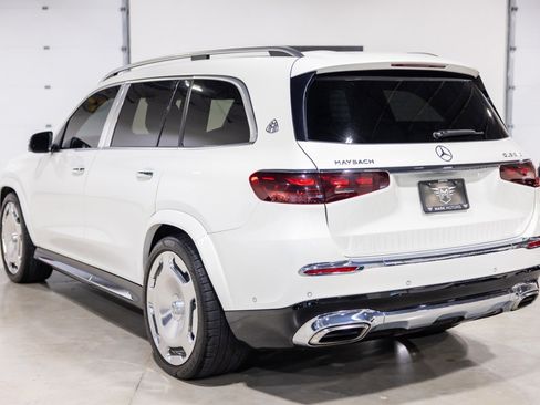 Used 2024 Mercedes-Benz Maybach GLS 600 4MATIC image 7