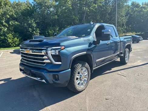 Used 2025 Chevrolet Silverado 3500 High Country w/ Technology Package AWD/4WD image 3