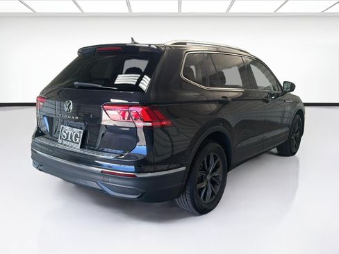 Used 2022 Volkswagen Tiguan SE FWD image 4