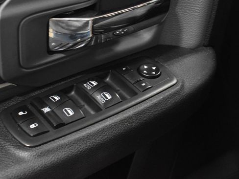 Used 2021 RAM 1500 Classic SLT AWD/4WD image 9