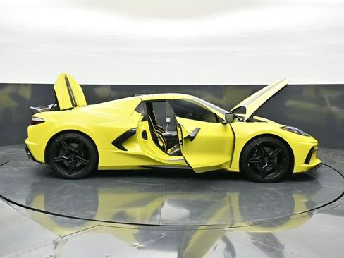 Used 2022 Chevrolet Corvette Stingray Premium Conv w/ Z51 Performance Package RWD image 44