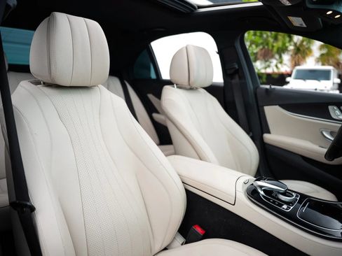 Used 2017 Mercedes-Benz E 300 4MATIC image 31