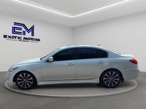Used 2013 Hyundai Genesis 5.0 R-Spec RWD image 2