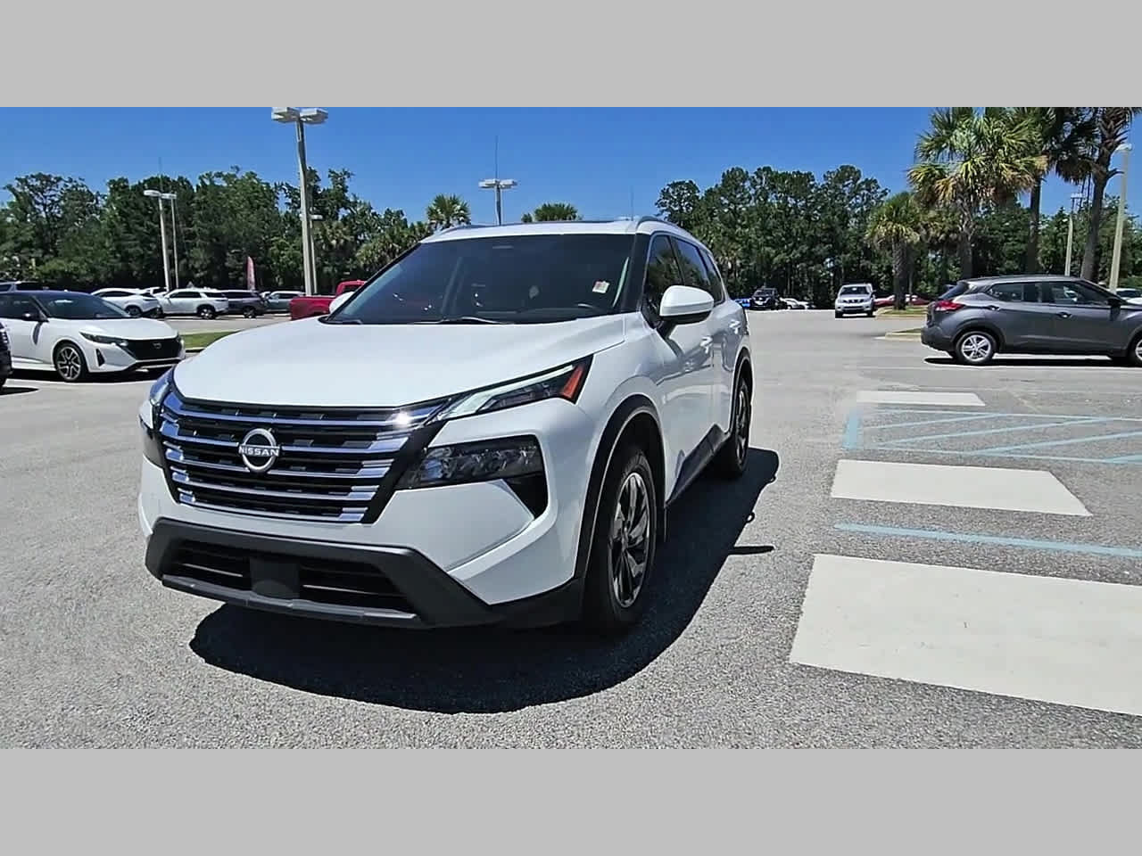 Used 2024 Nissan Rogue SV w/ SV Premium Package FWD image 21