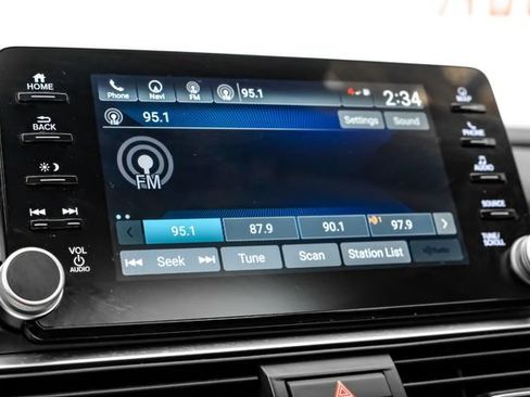 Used 2019 Honda Accord Touring image 25