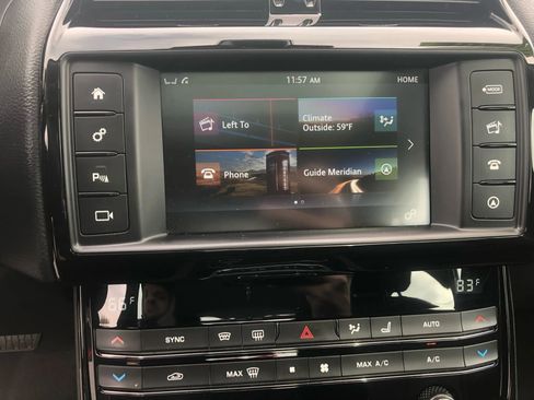 Used 2018 Jaguar XE Premium image 15