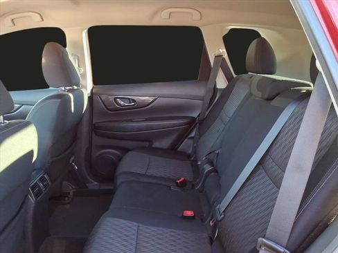 Used 2019 Nissan Rogue SV image 25