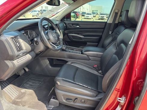Used 2022 Nissan Pathfinder SL w/ SL Premium Package FWD image 18